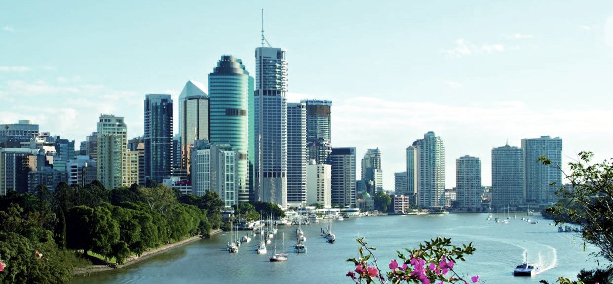 Brisbane_skyline_bluesky